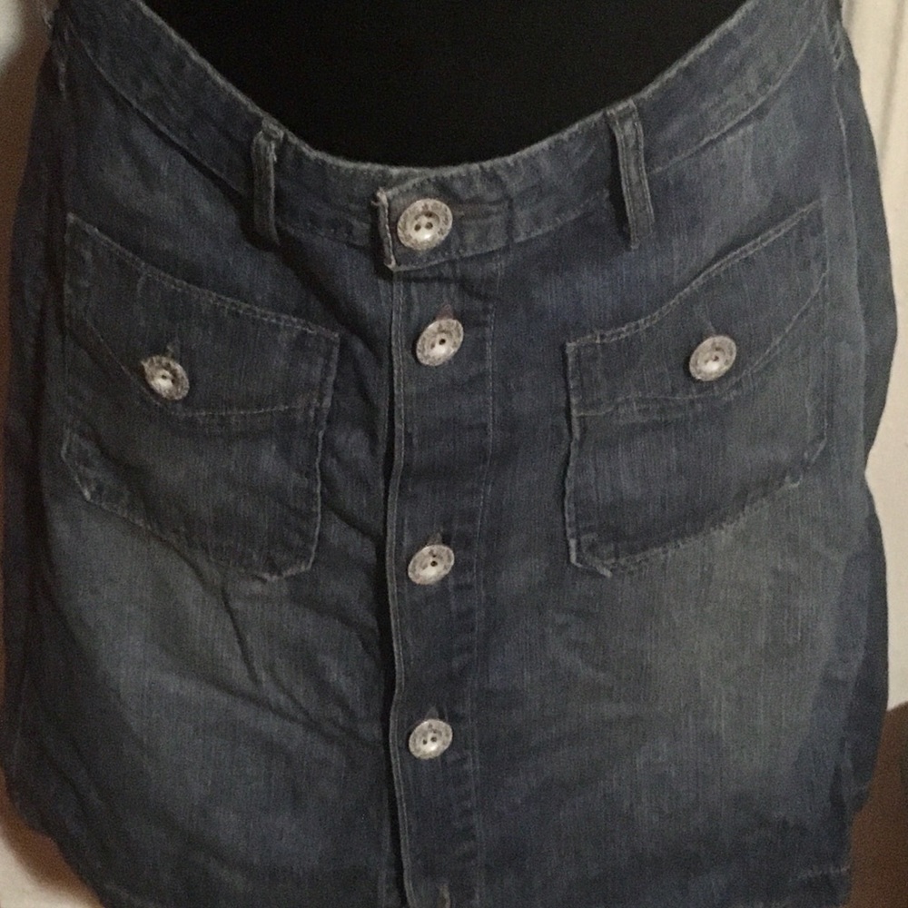 Levi’s Button Vintage Skirt- Size 4
